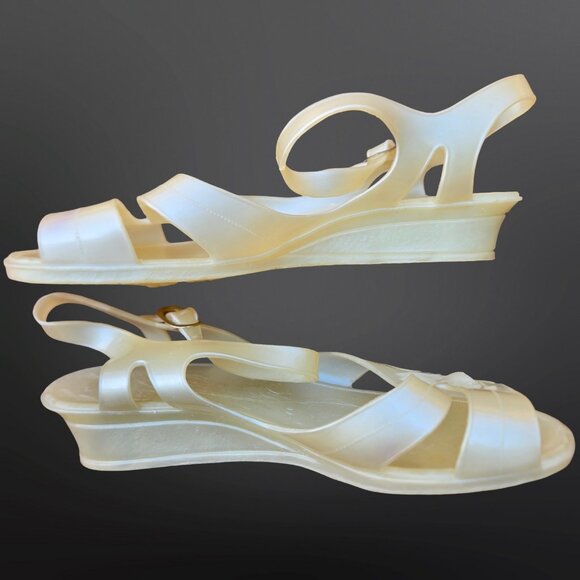 Vintage 80s 90s Jelly Sandals Size 8.5 Low Wedge Heels Koi Fish Pattern Pearl - Picture 2 of 8